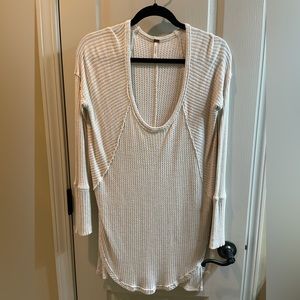 Free People oversized knit sweater. Lightweight.
